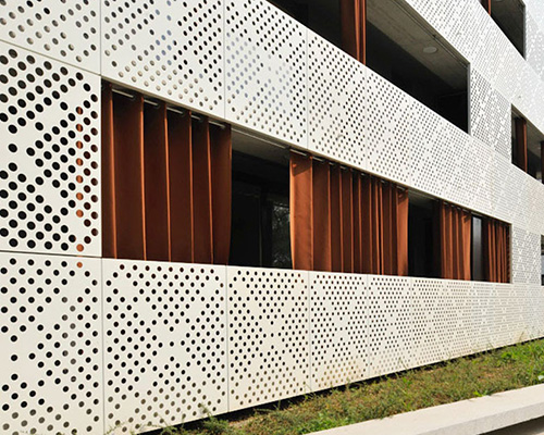 沈陽(yáng)石材幕墻安裝流程詳解：從基礎(chǔ)準(zhǔn)備到完美收官的每一步